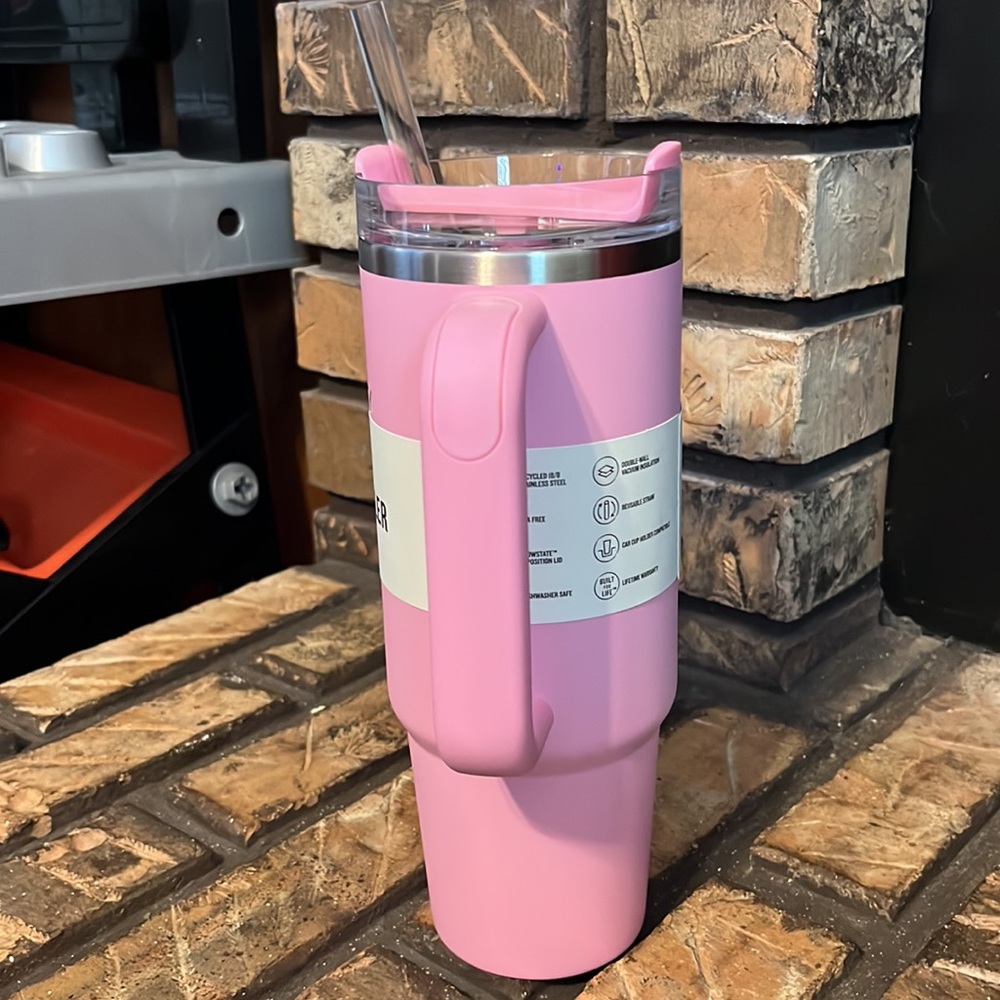 LAST ONE! NEW Stanley 30oz Flowstate Quencher Tumbler with Handle Sizzling Pink - Picture 2 of 6